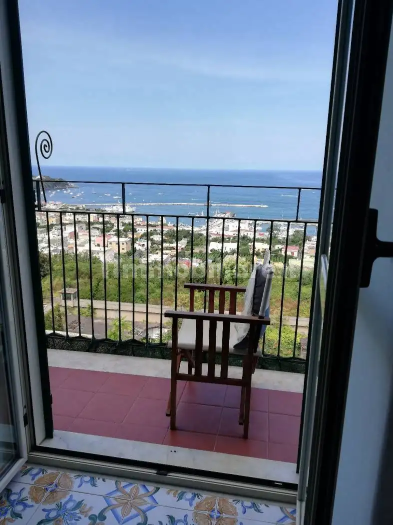 Appartamento in affitto a Procida