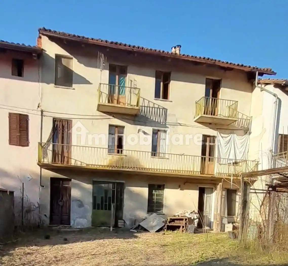 Rustico - Casale in vendita a Monale