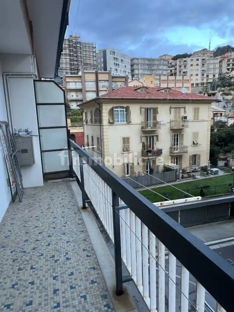 Appartamento in affitto a Finale Ligure