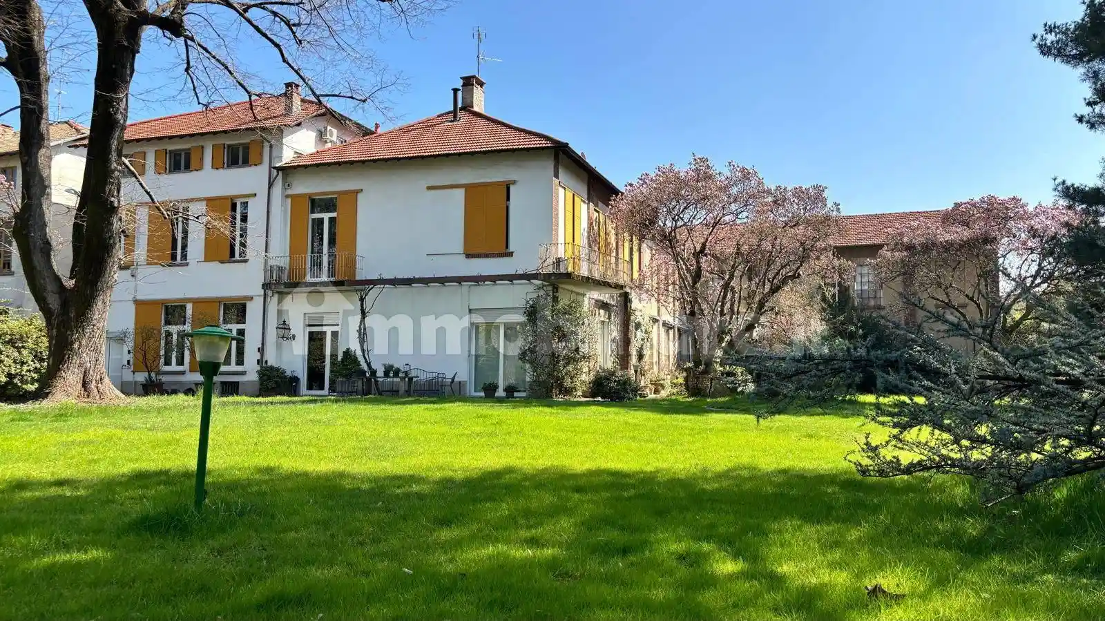 Villa in vendita a Oleggio