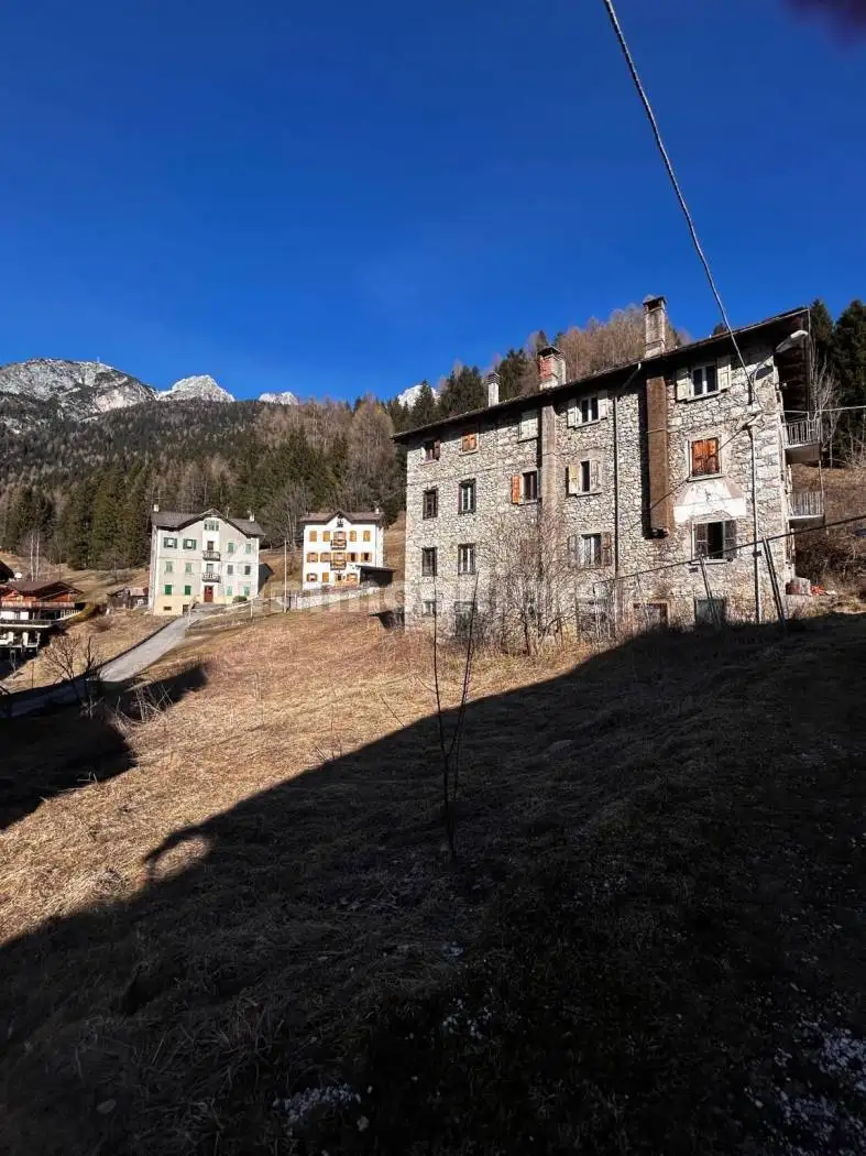 Palazzo - Edificio in vendita a Vigo di Cadore