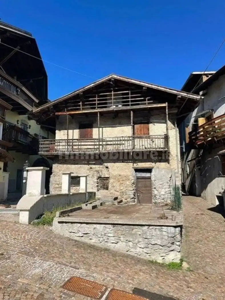 Palazzo - Edificio in vendita a Altopiano della Vigolana