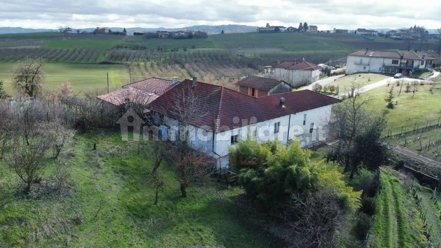 Rustico - Casale in vendita a Castagnole delle Lanze