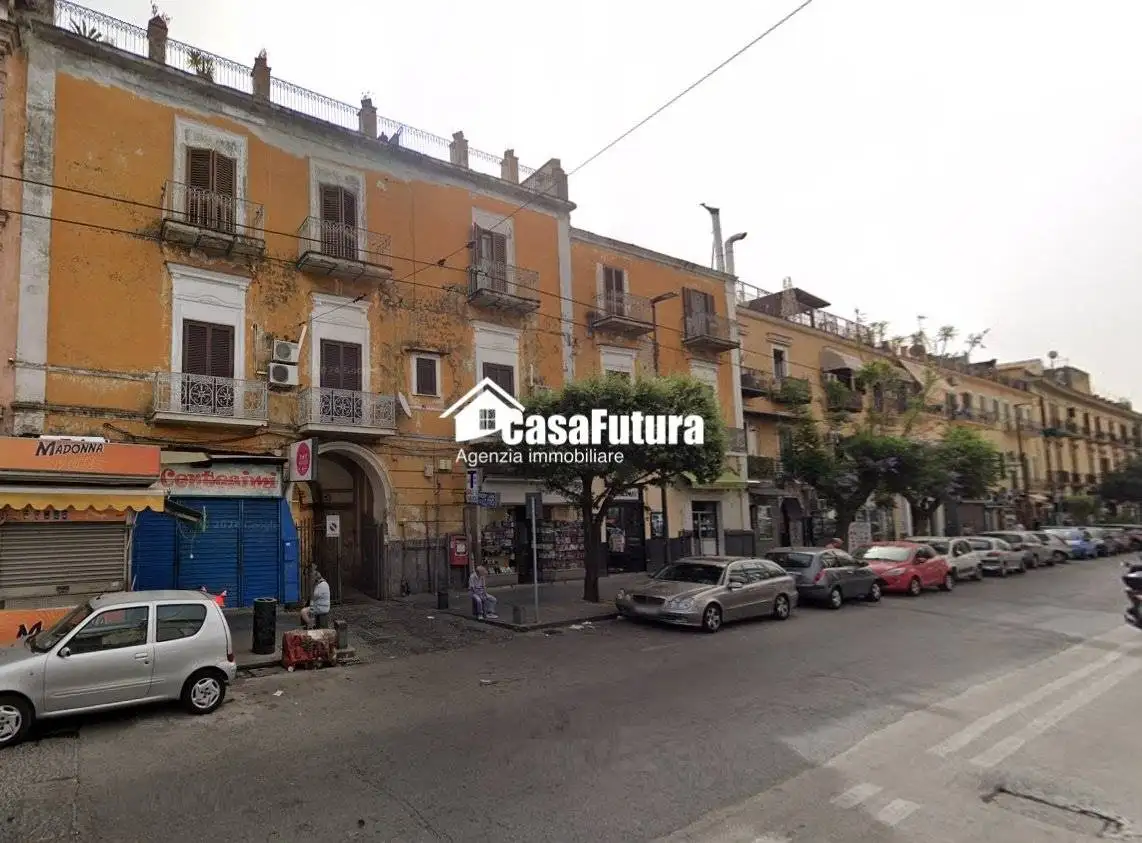 Appartamento in vendita a Napoli