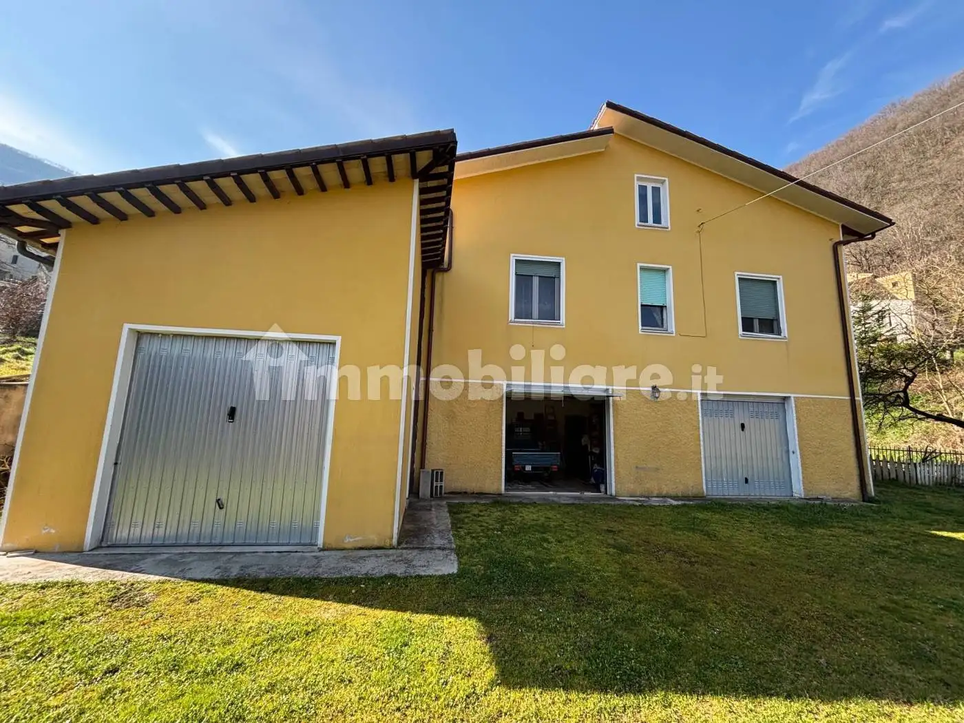 Casa indipendente in vendita a Fiuminata