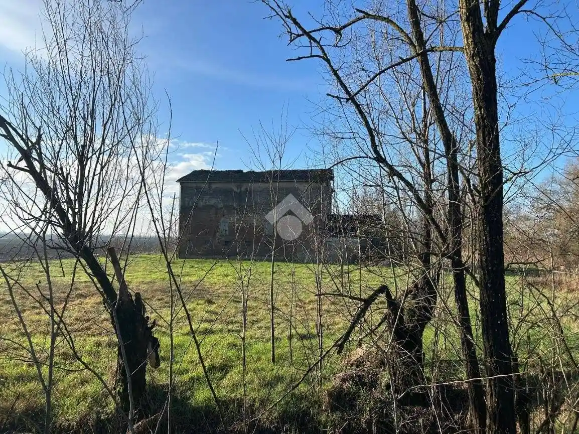 Rustico - Casale in vendita a Carpi