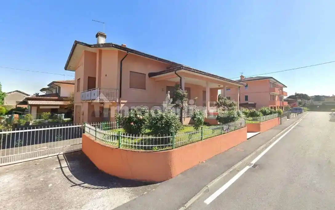 Villa in vendita a Loreo