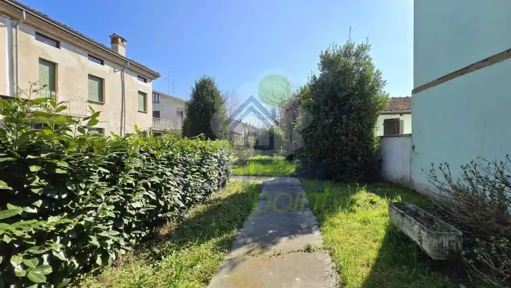 Casa indipendente in vendita a Guastalla