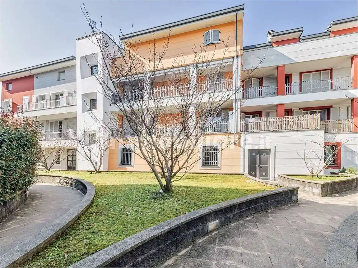 Appartamento in vendita a Besana in Brianza