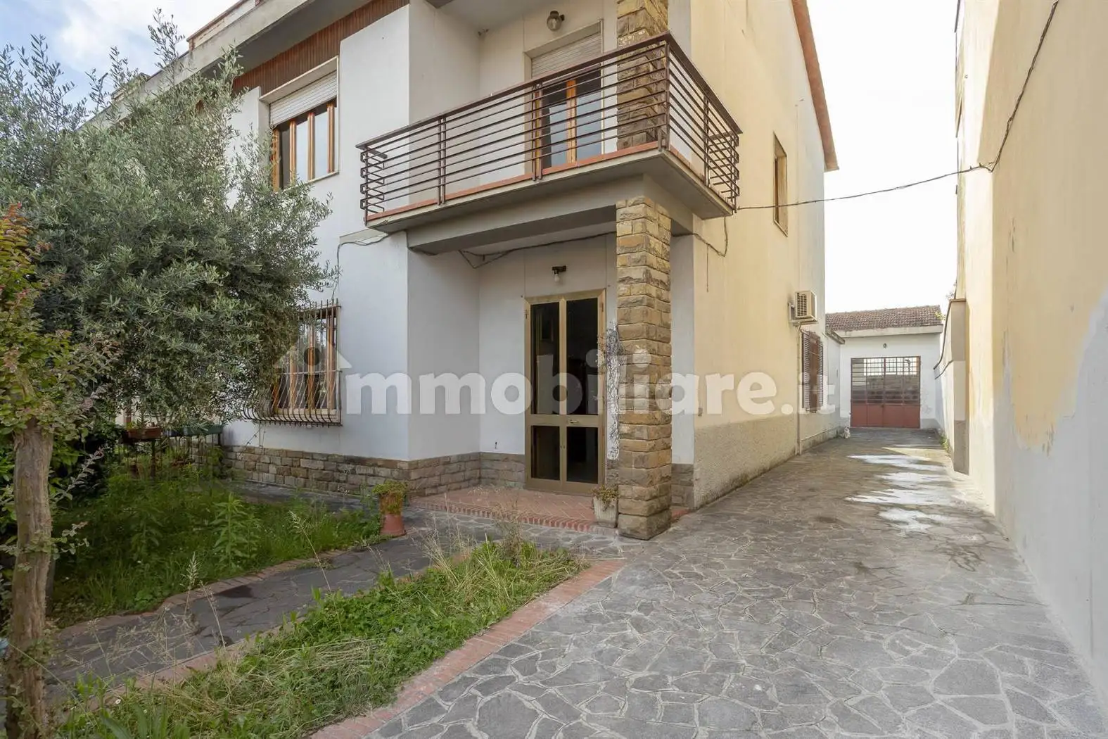 Casa indipendente in vendita a Prato