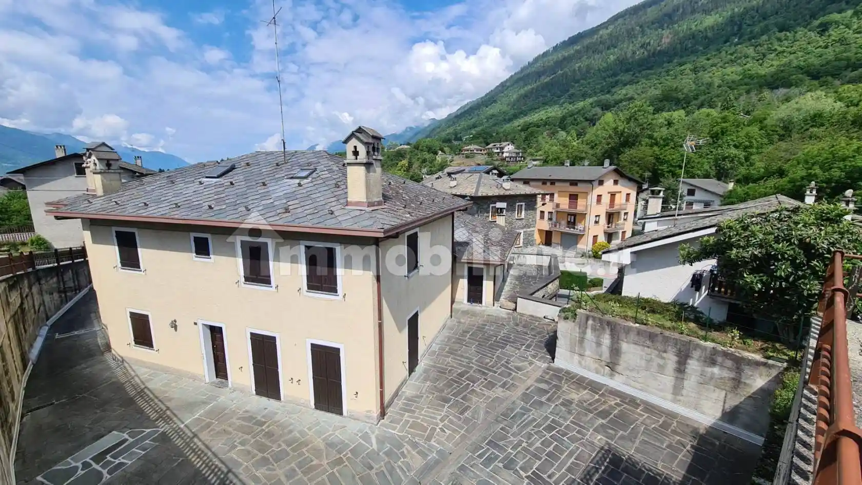 Appartamento in vendita a Teglio