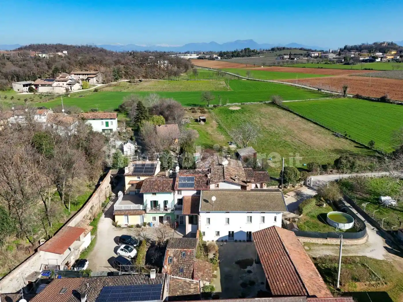 Casa indipendente in vendita a Lonato del Garda