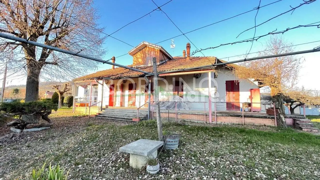 Villa in vendita a Magliano Alfieri