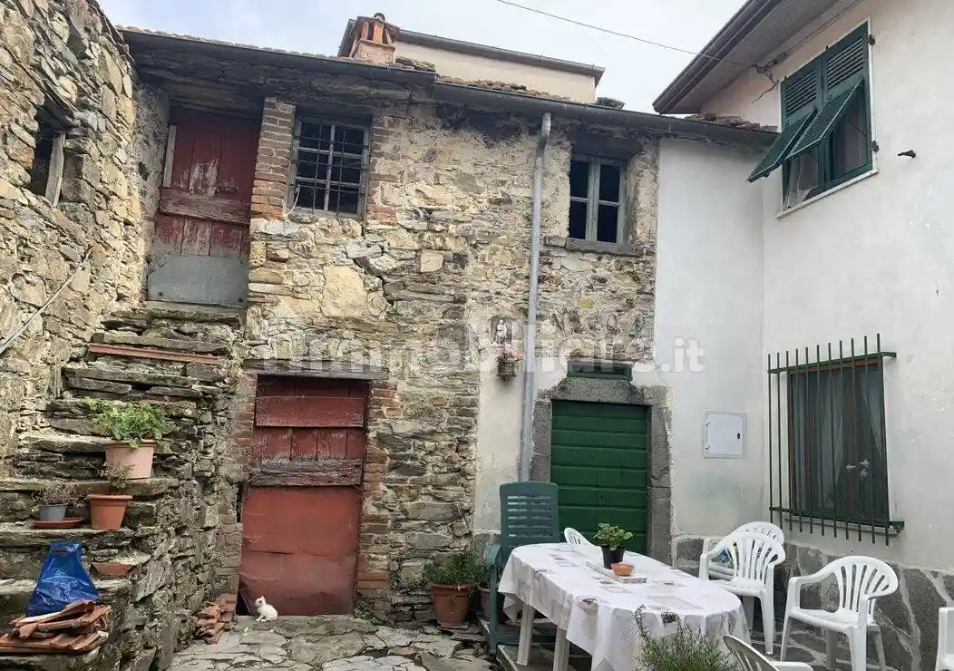 Rustico - Casale in vendita a Fivizzano