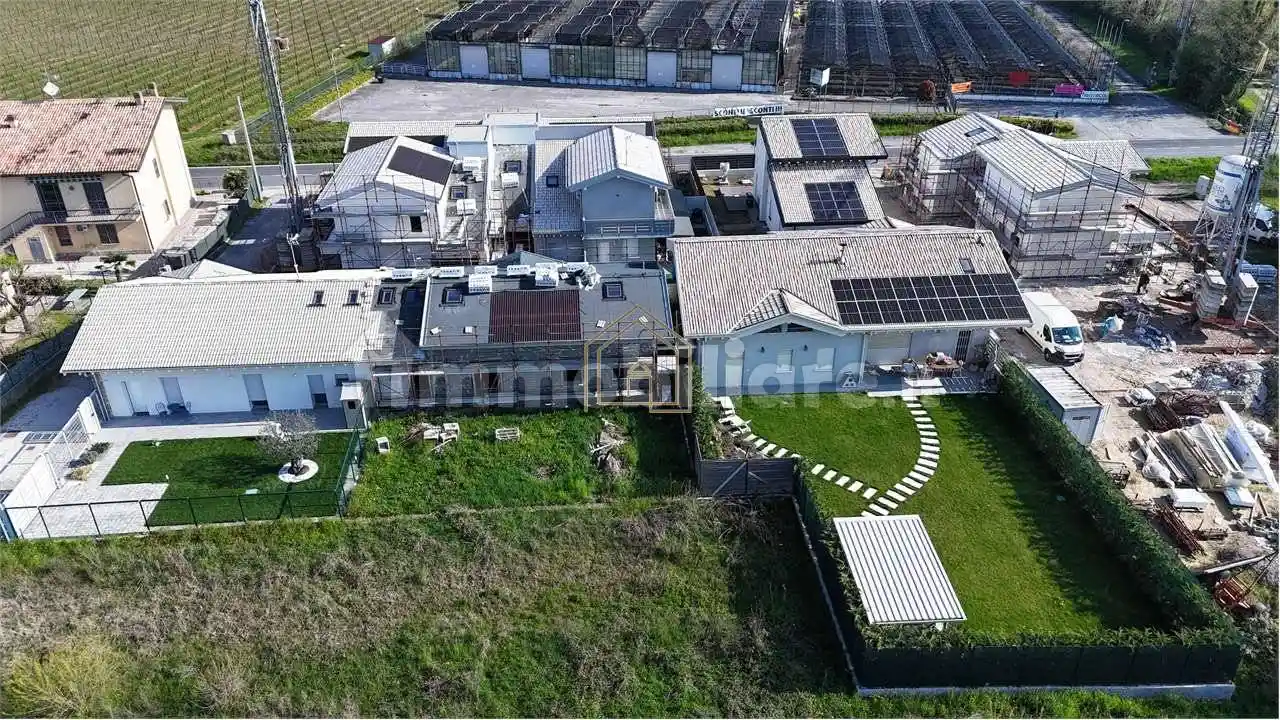 Villa in vendita a Desenzano del Garda
