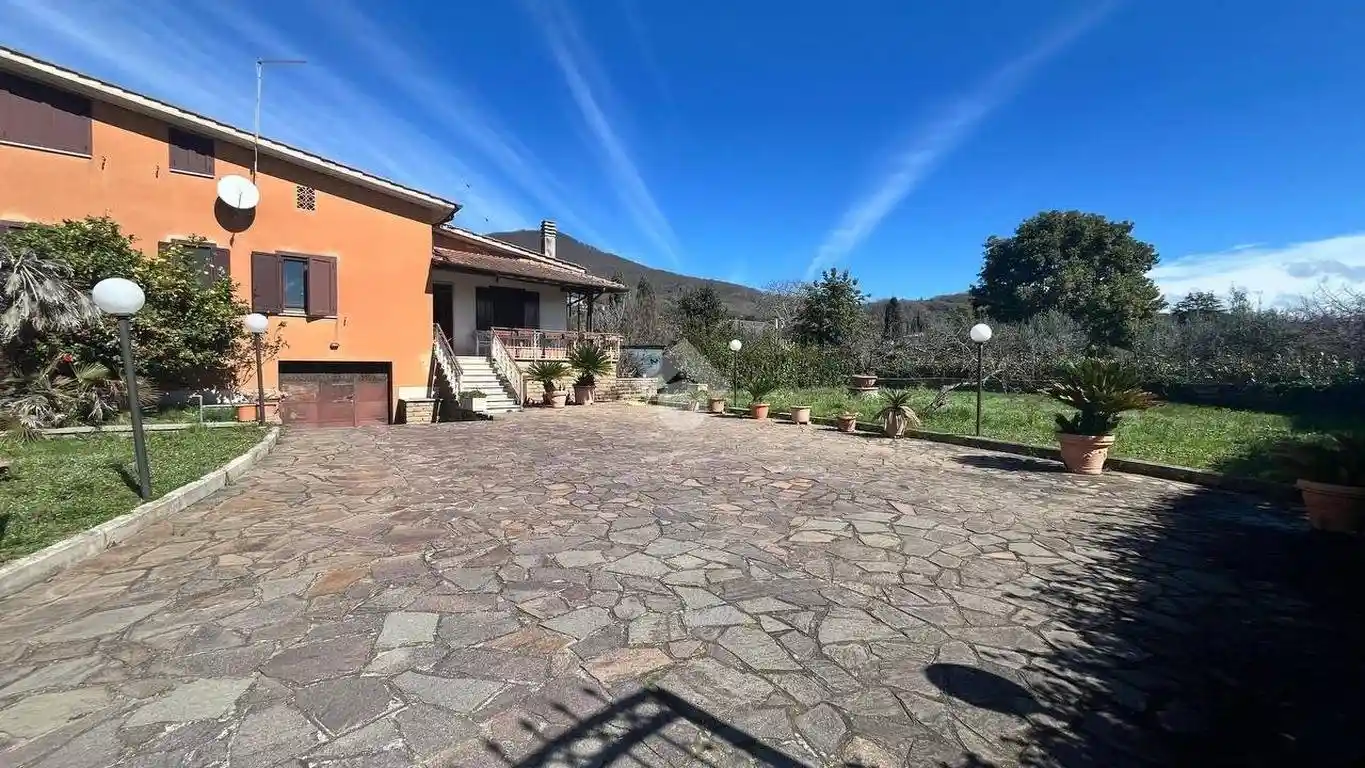 Villa in vendita a Trevignano Romano
