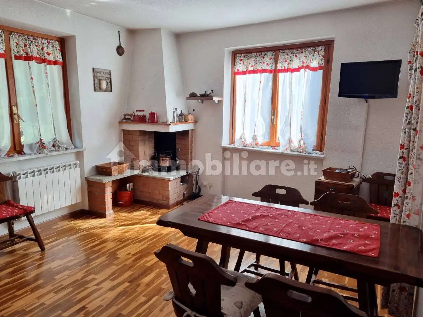 Bilocale ottimo stato, primo piano, Centro, Cesana Torinese - foto 2