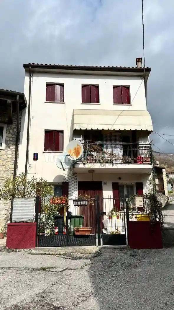 Casa indipendente in vendita a Vittorio Veneto