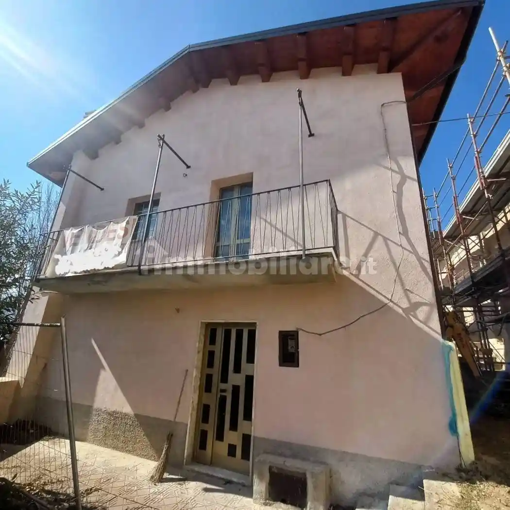 Casa indipendente in vendita a L'Aquila