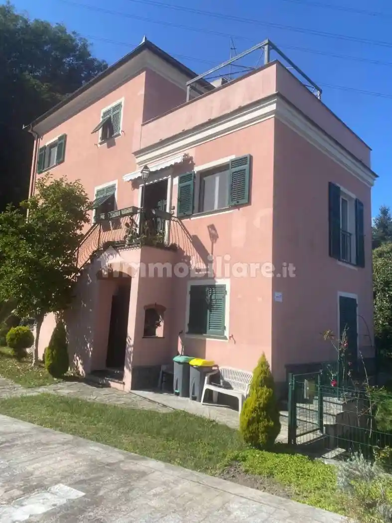 Villa in vendita a Serra Riccò