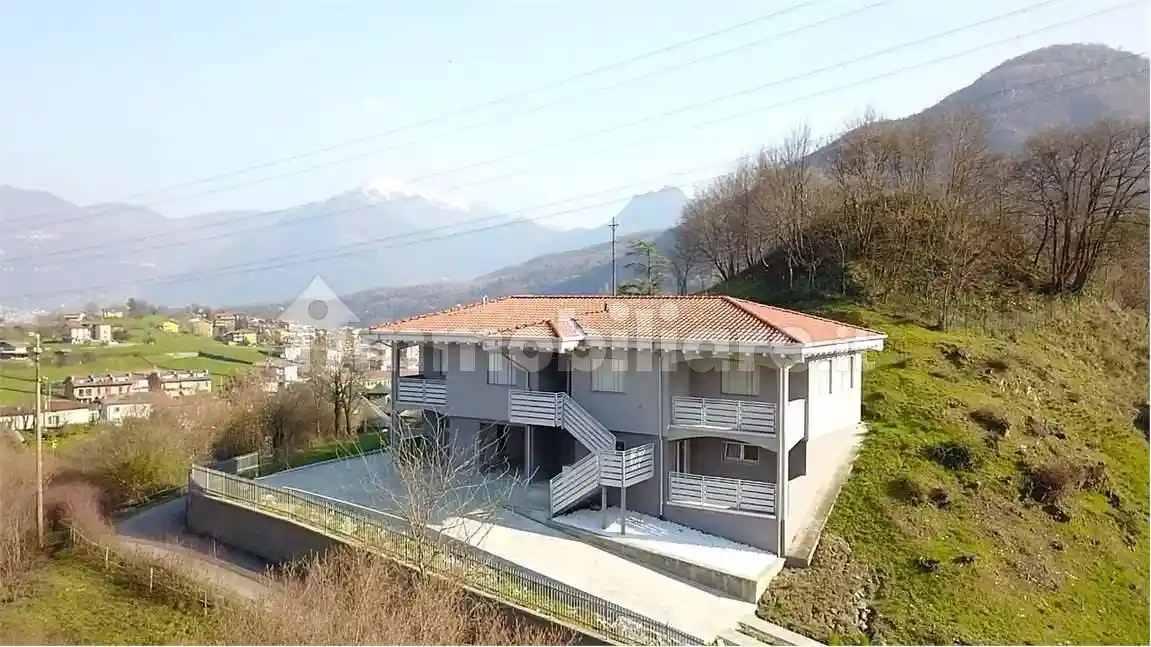 Villa in vendita a Sovere