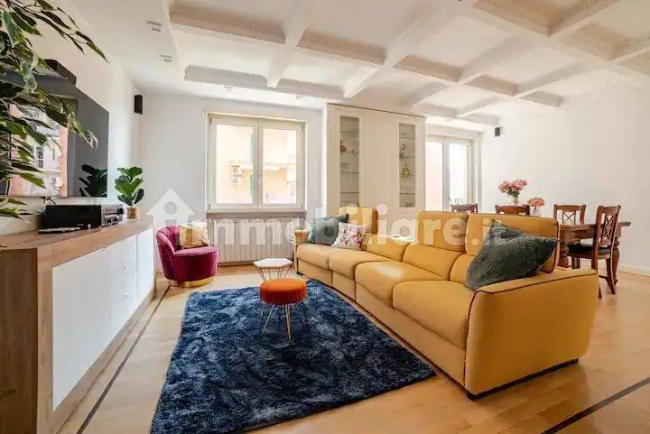 Appartamento in vendita a Napoli