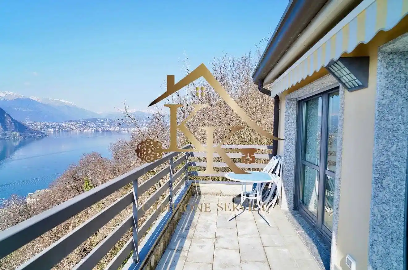 Villa in vendita a Campione d'Italia