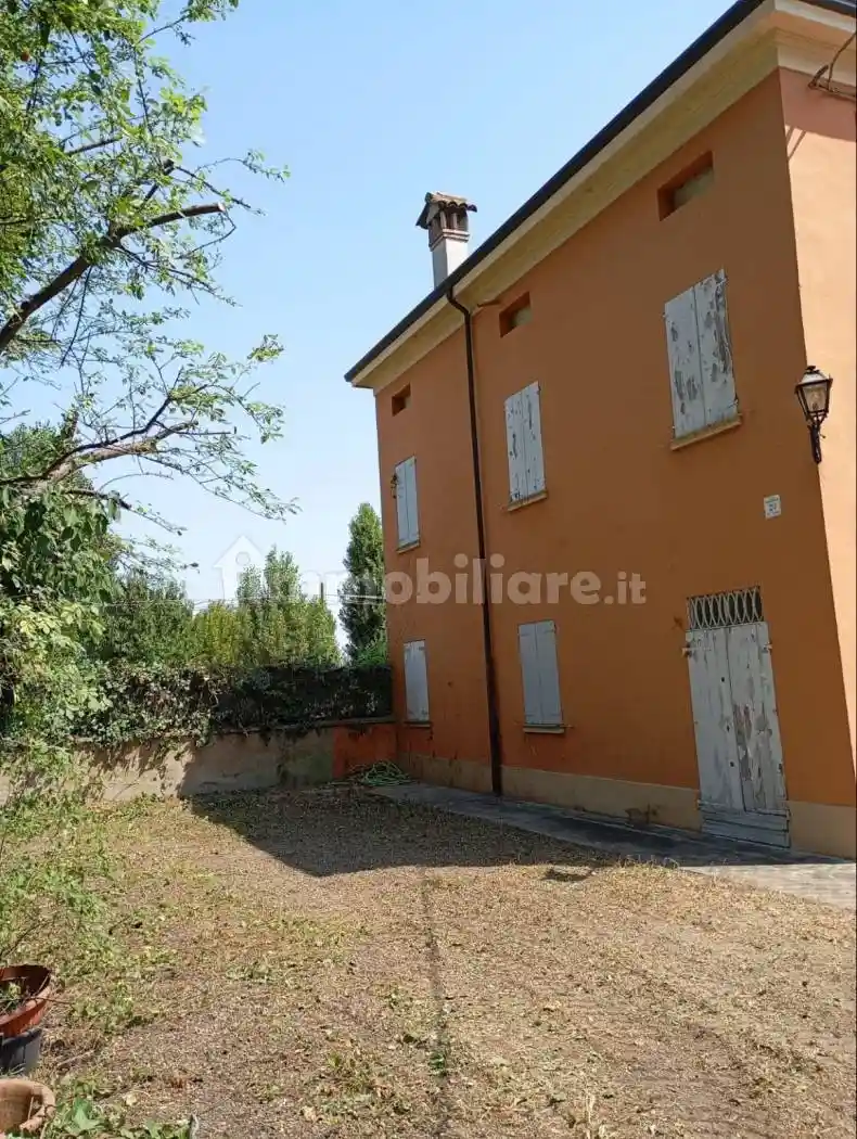 Rustico - Casale in vendita a Modena