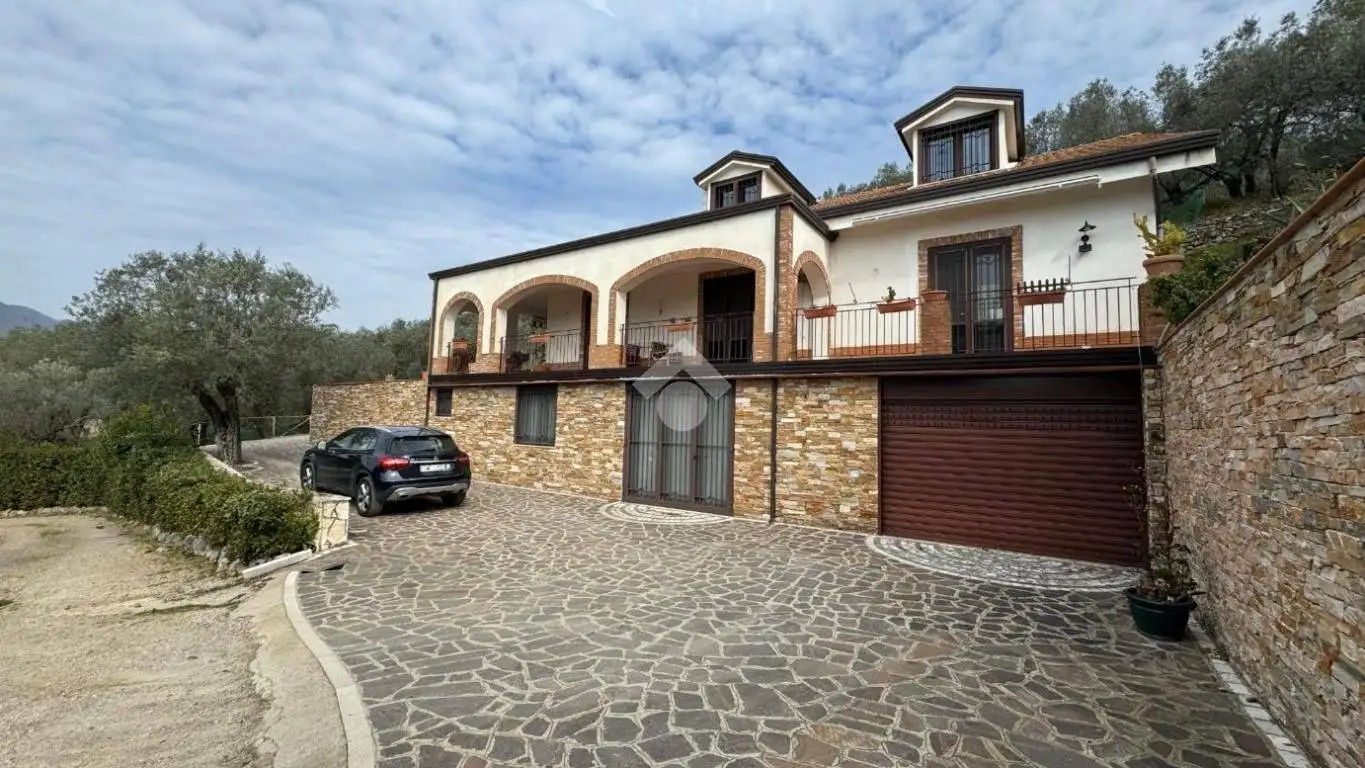 Villa in vendita a Giffoni Sei Casali