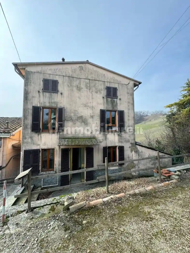 Villa in vendita a Vernasca