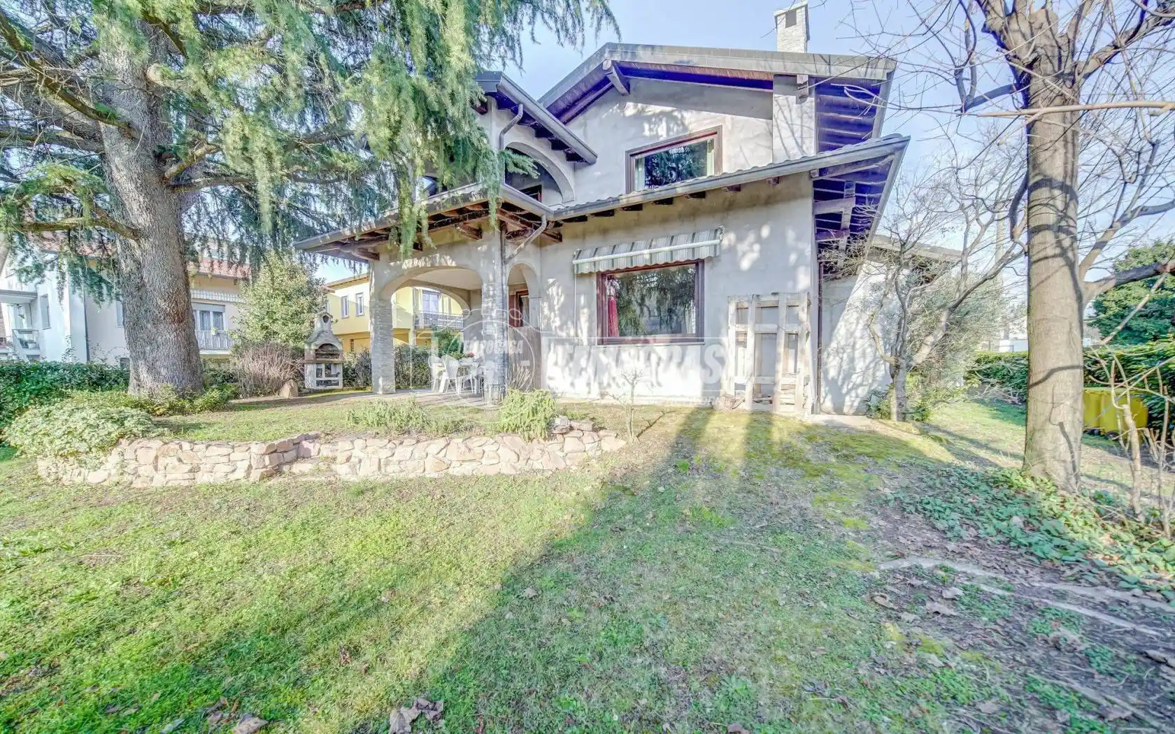 Villa in vendita a Carnago