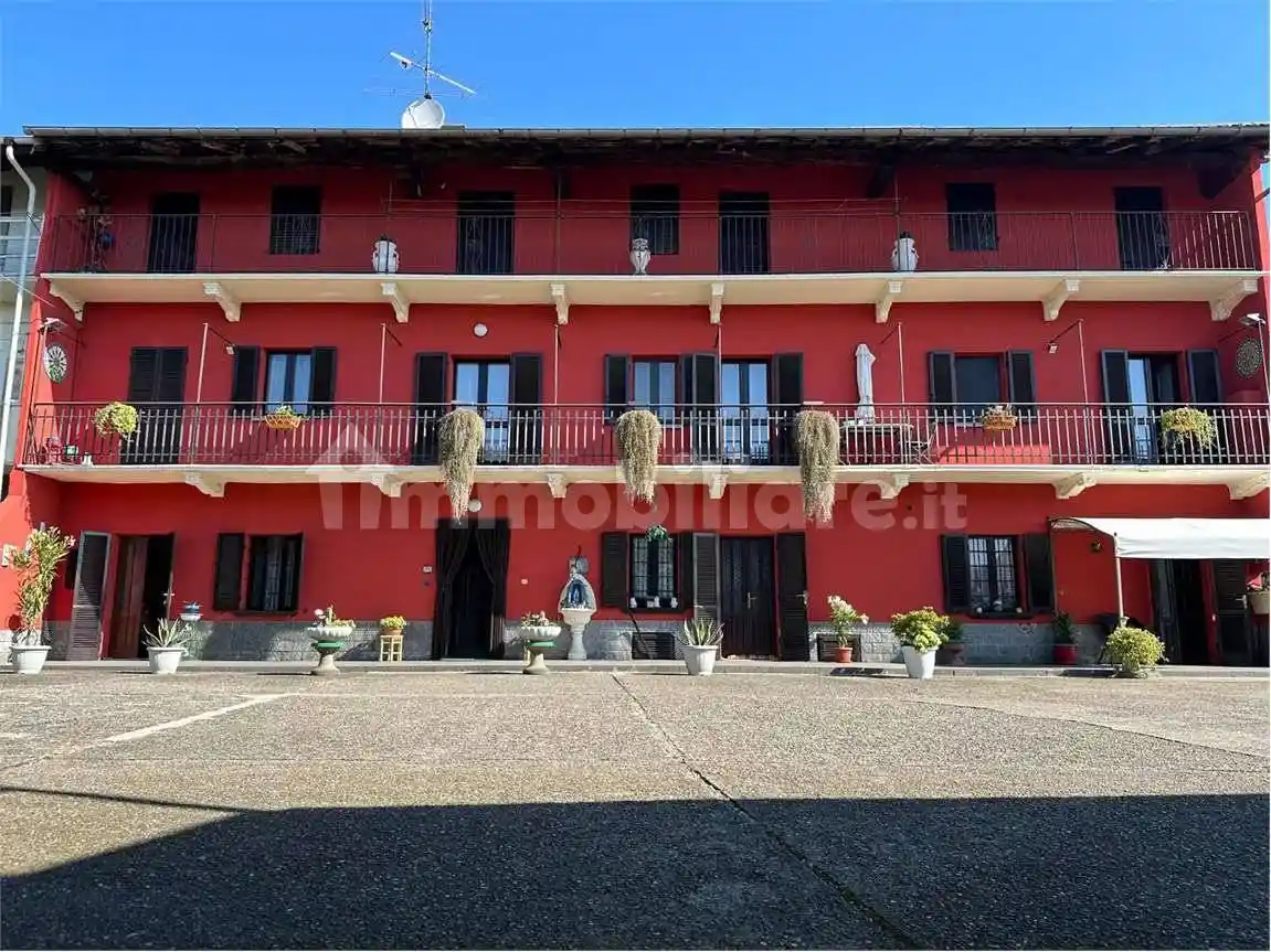 Rustico - Casale in vendita a Oleggio