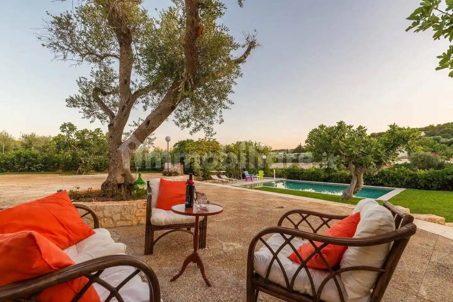 Trullo Contrada Cervarolo, Campanile, Fumarola, Cavalleriza, Ostuni - foto 3