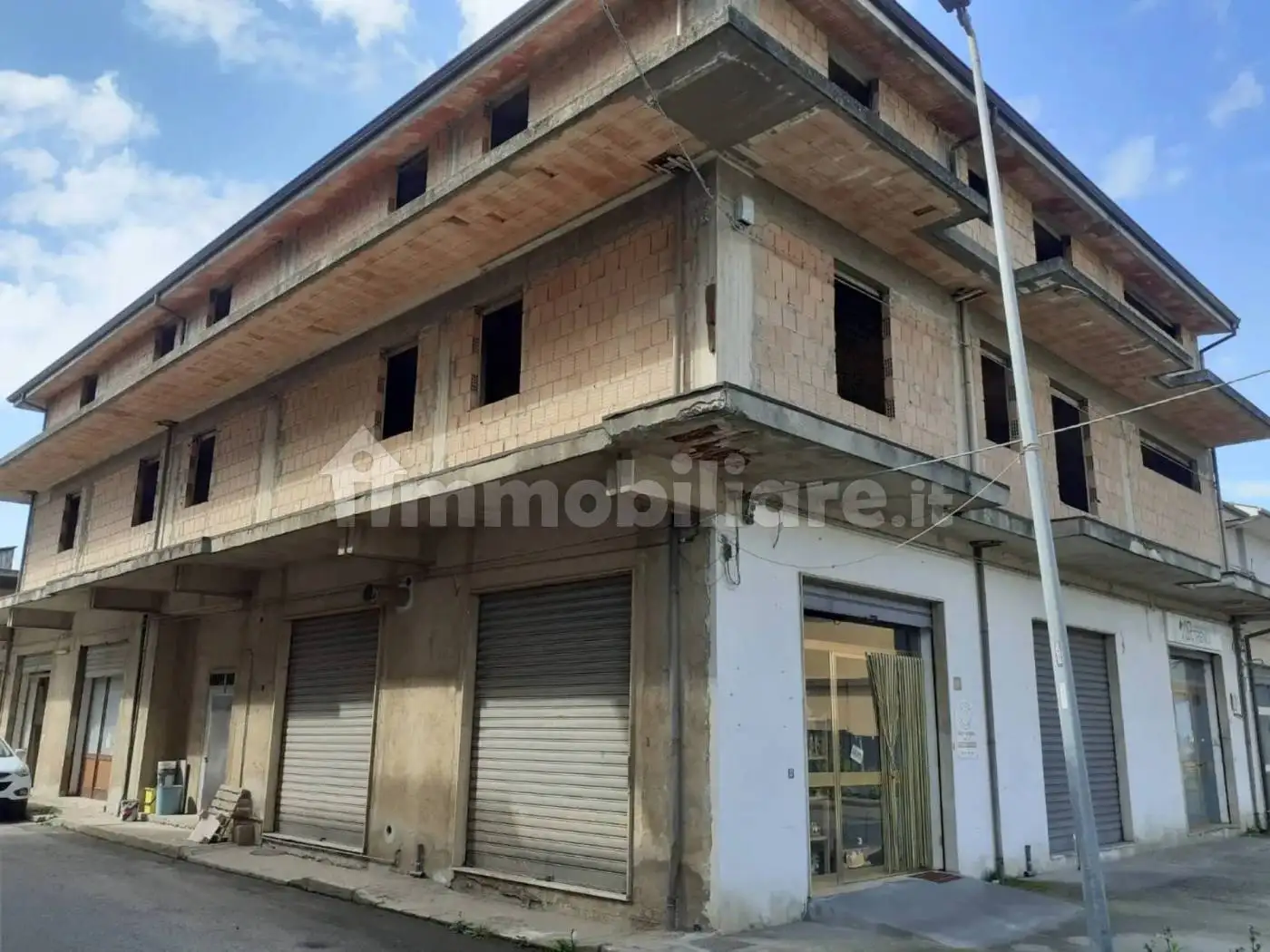 Palazzo - Edificio in vendita a Rizziconi