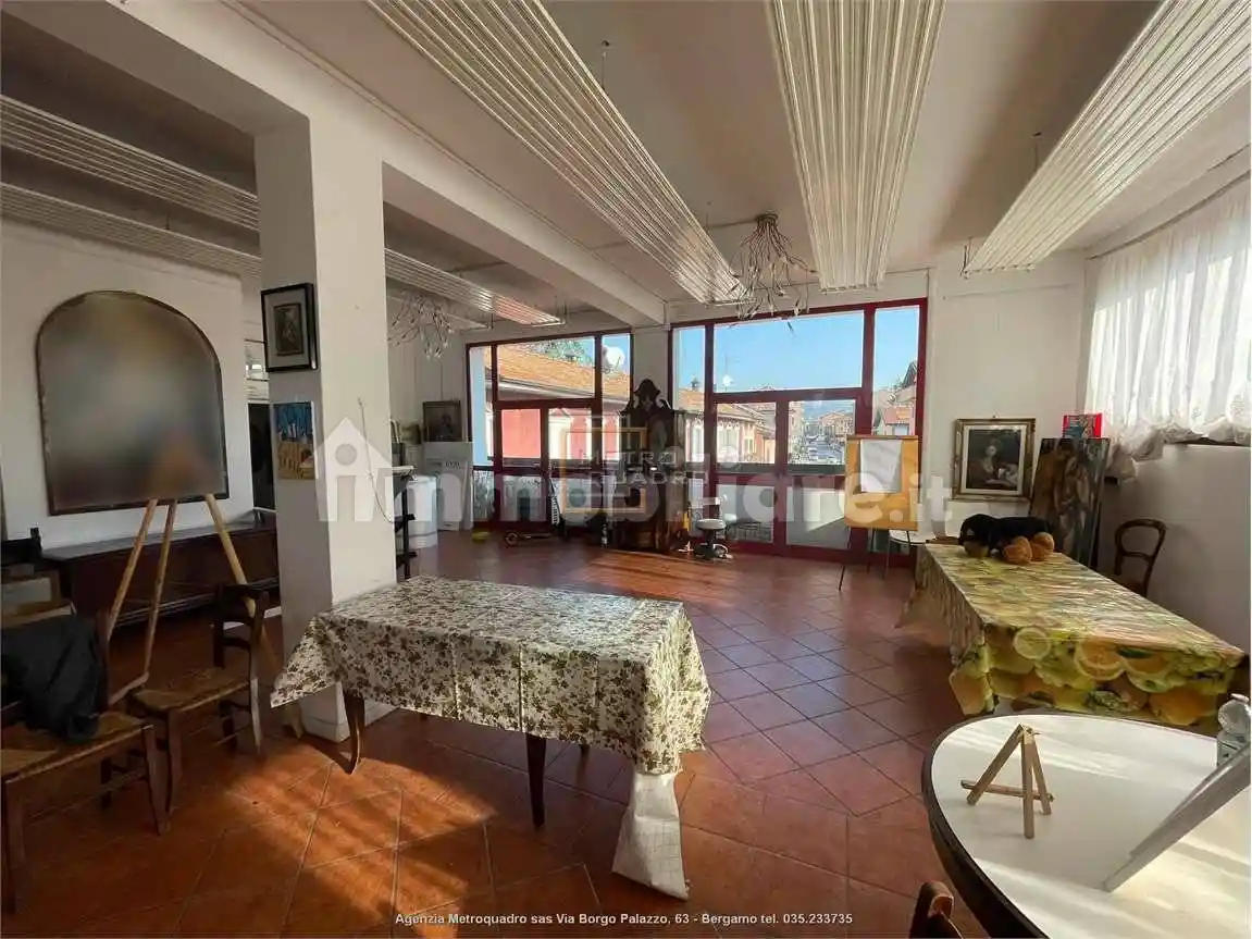 Palazzo - Edificio in vendita a Bergamo