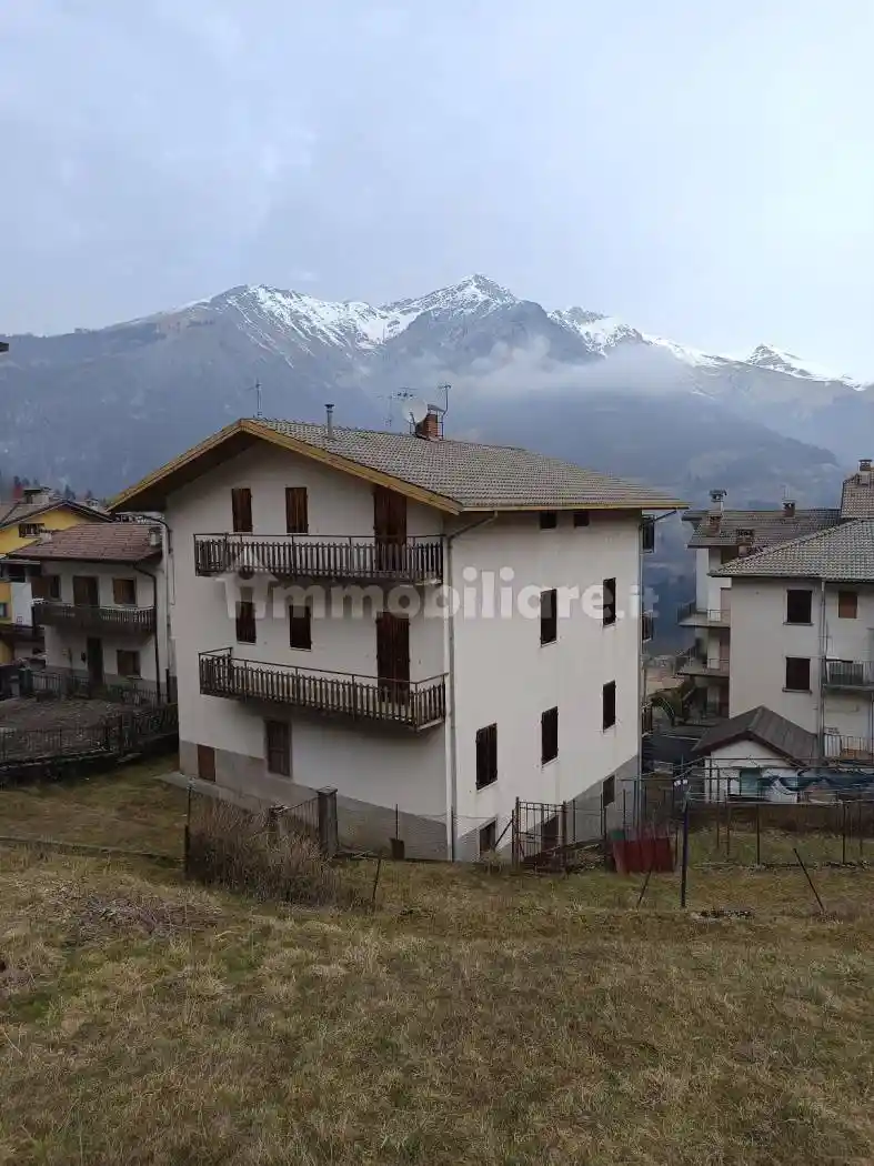 Palazzo - Edificio in vendita a Oltre il Colle