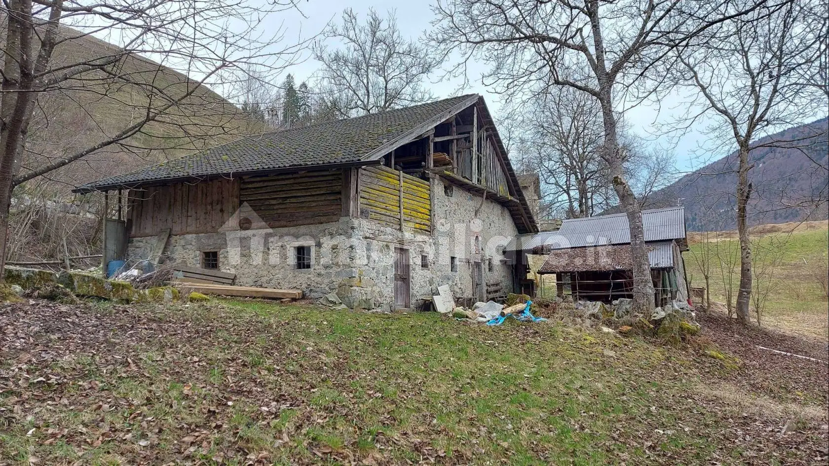 Rustico - Casale in vendita a Borgo Lares