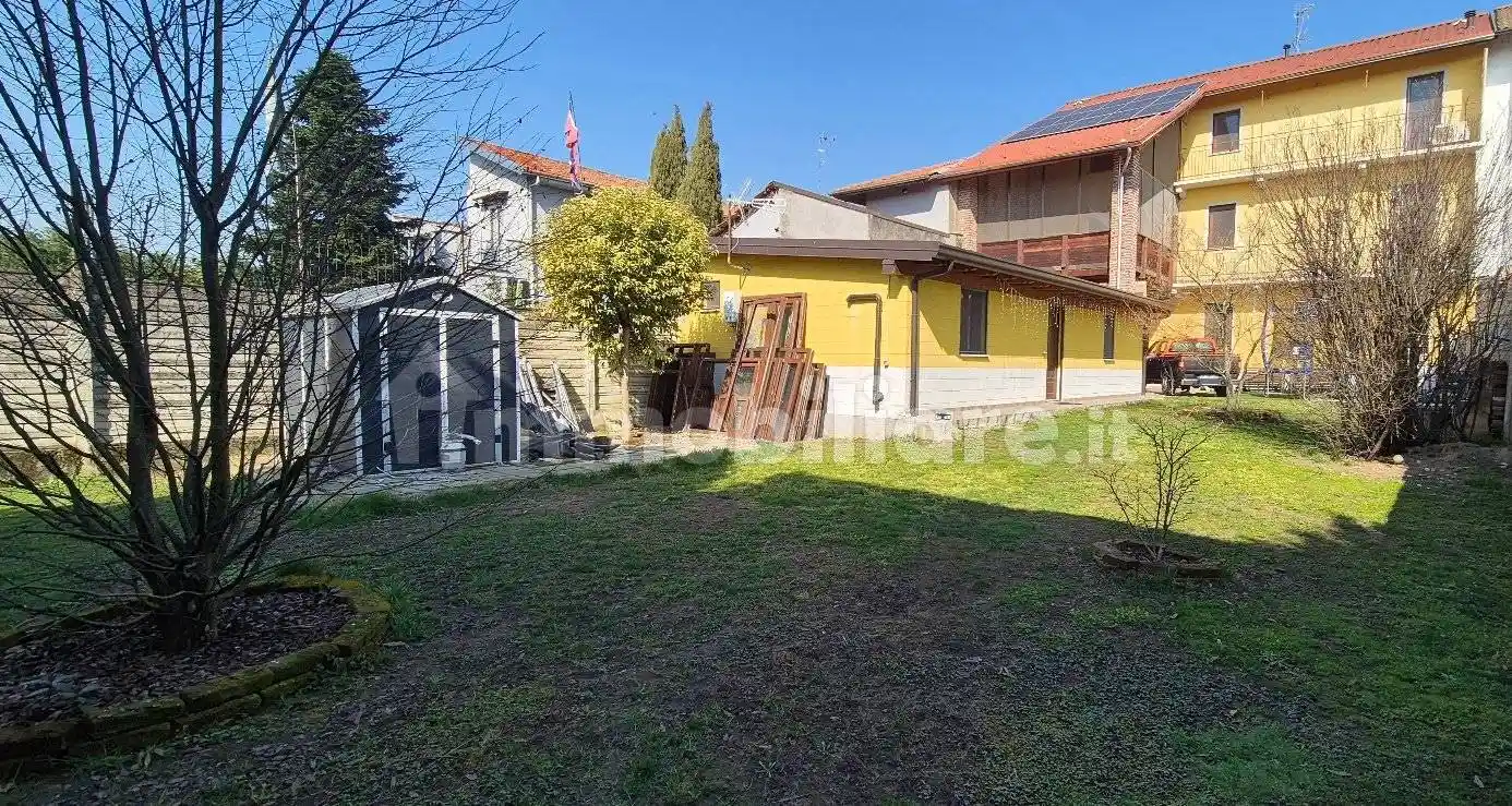 Villa in vendita a Trecate