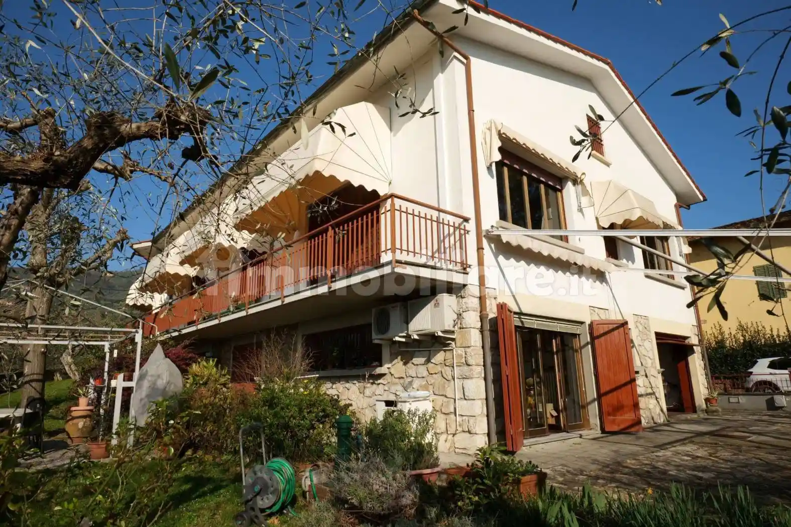 Villa in vendita a Pescia