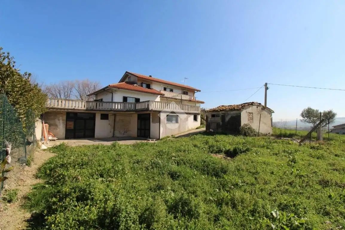 Casa indipendente in vendita a Campli