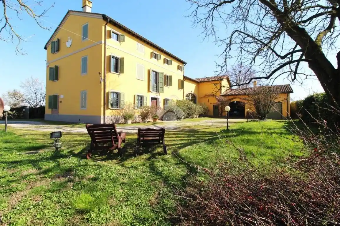 Villa in vendita a Novellara