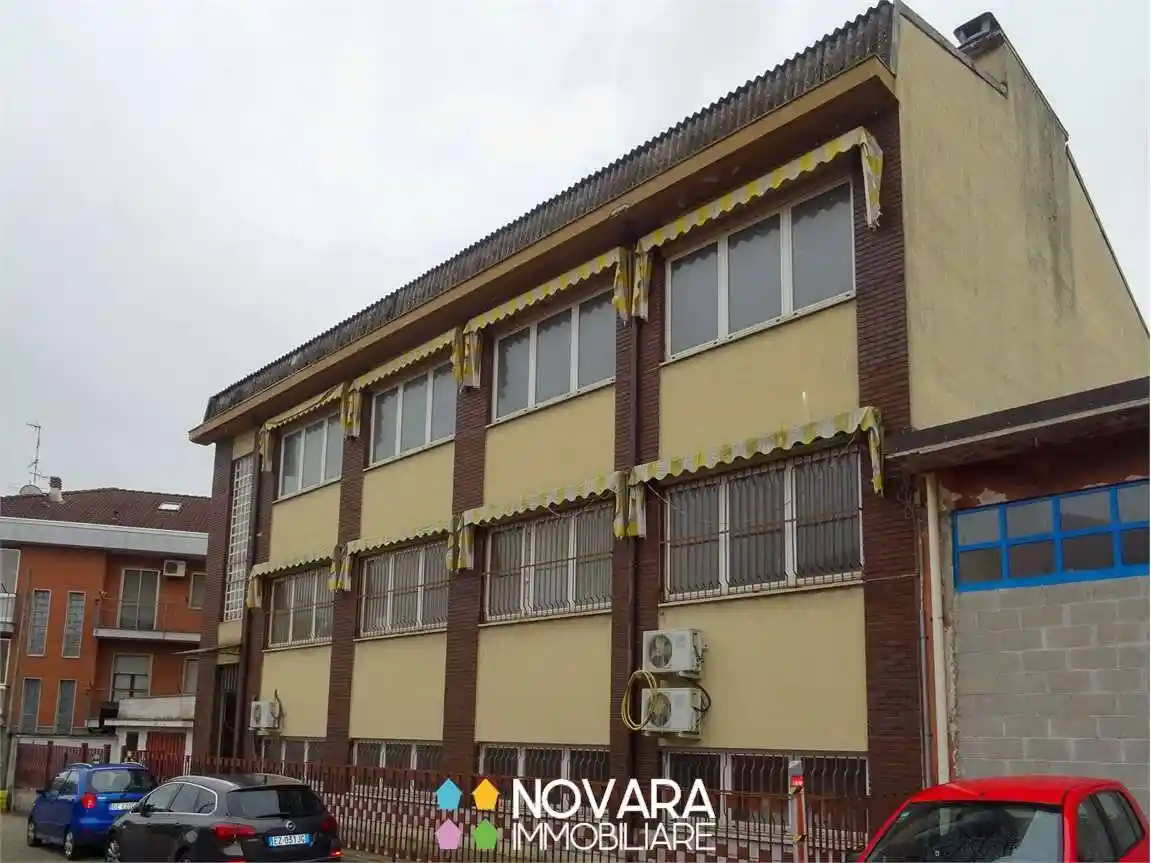 Palazzo - Edificio in vendita a Novara