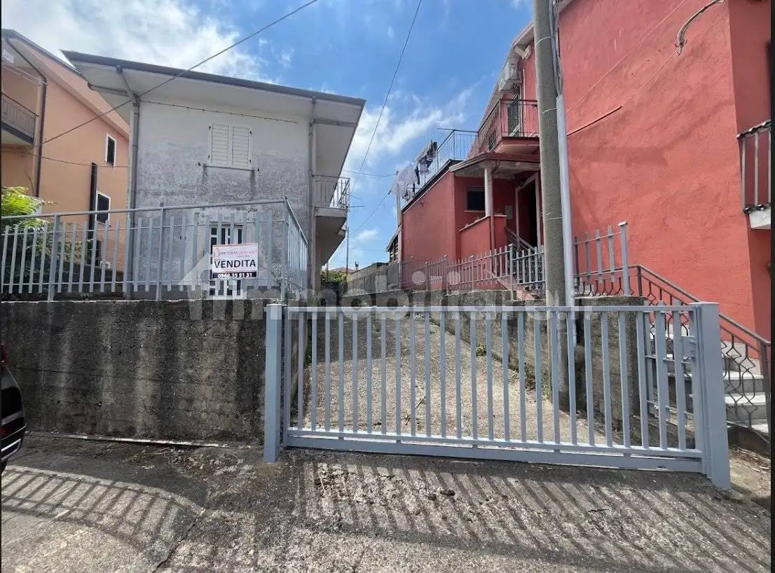 Casa indipendente in vendita a Lamezia Terme