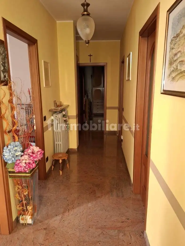 Villa in vendita a Gorno