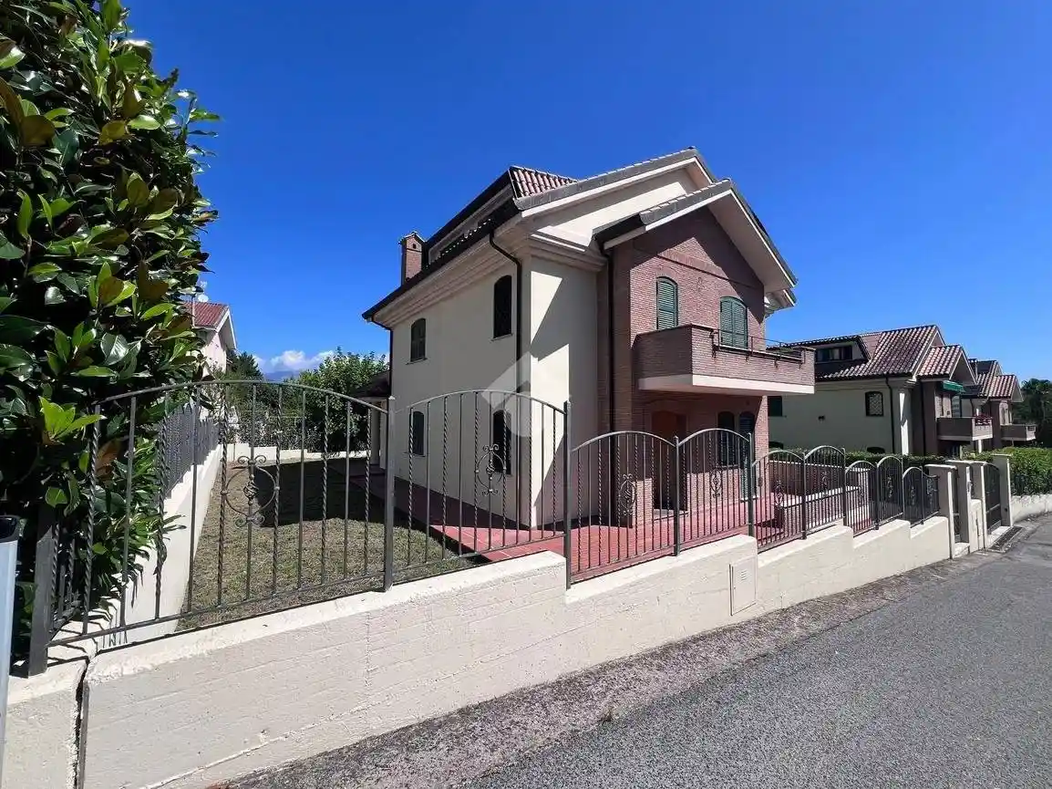 Villa in vendita a Frosinone