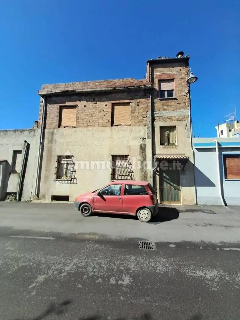 Palazzo - Edificio in vendita a Gairo
