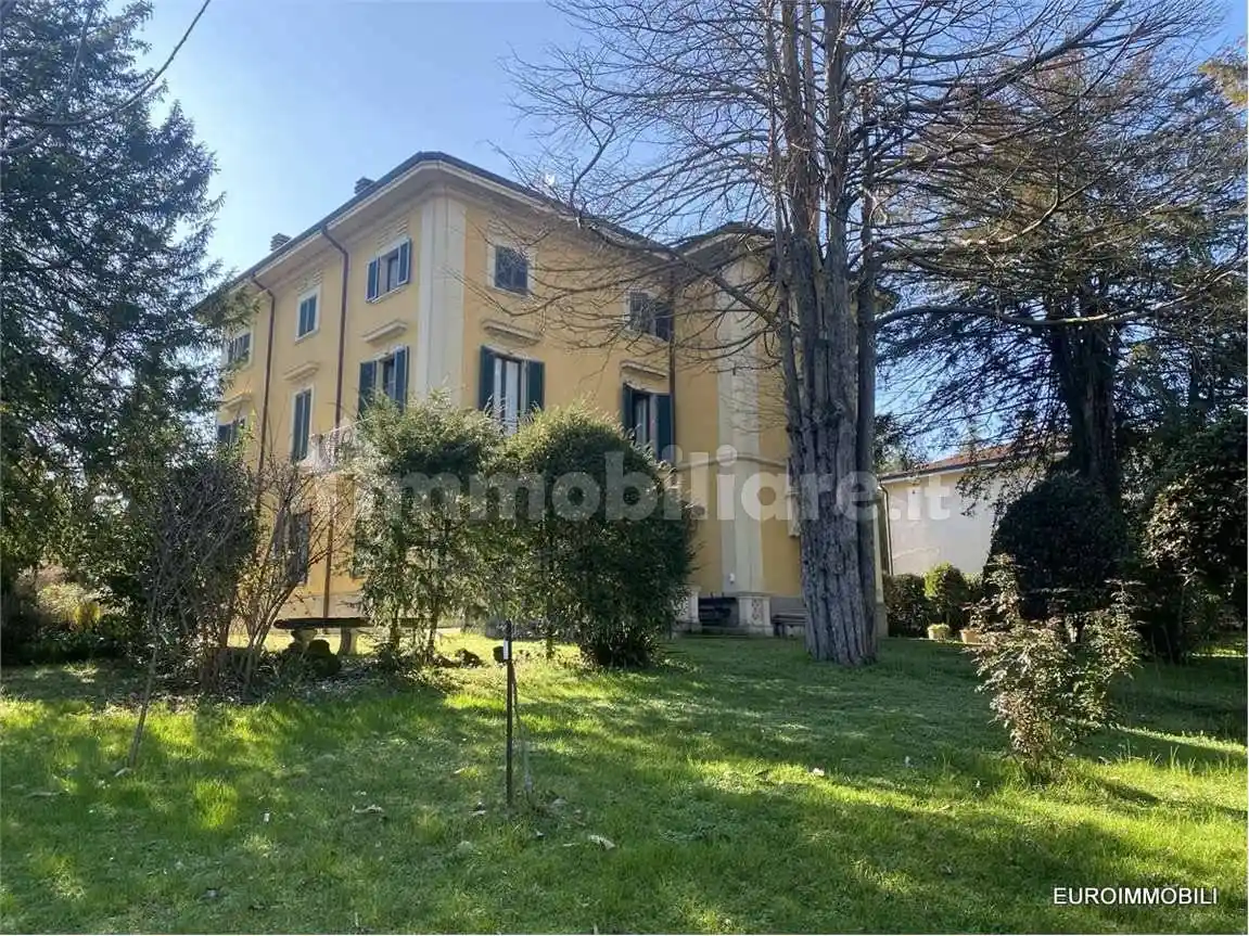 Villa in vendita a Traversetolo