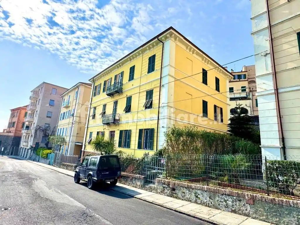 Appartamento in vendita a Imperia