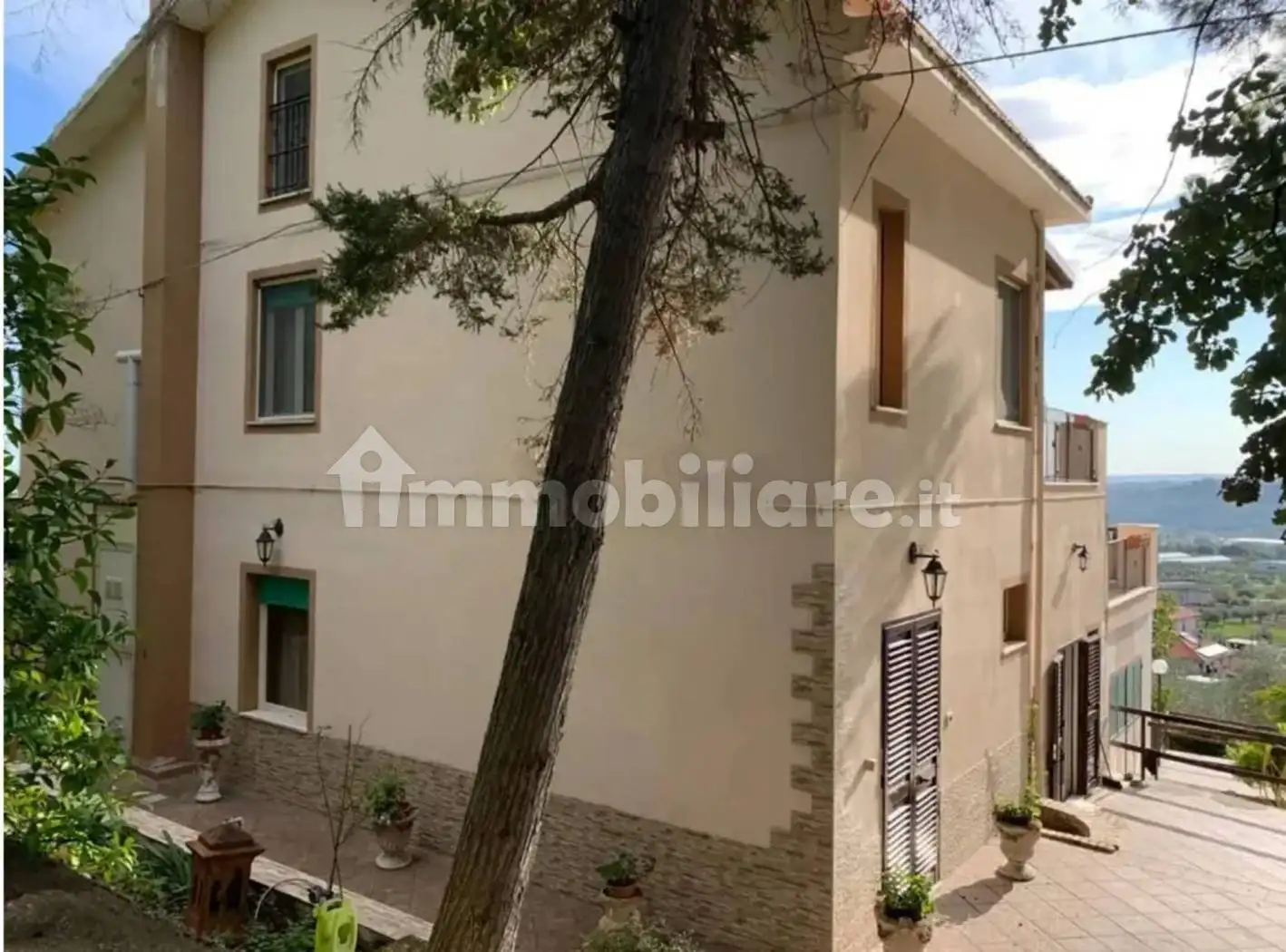 Villa in vendita a Collecorvino