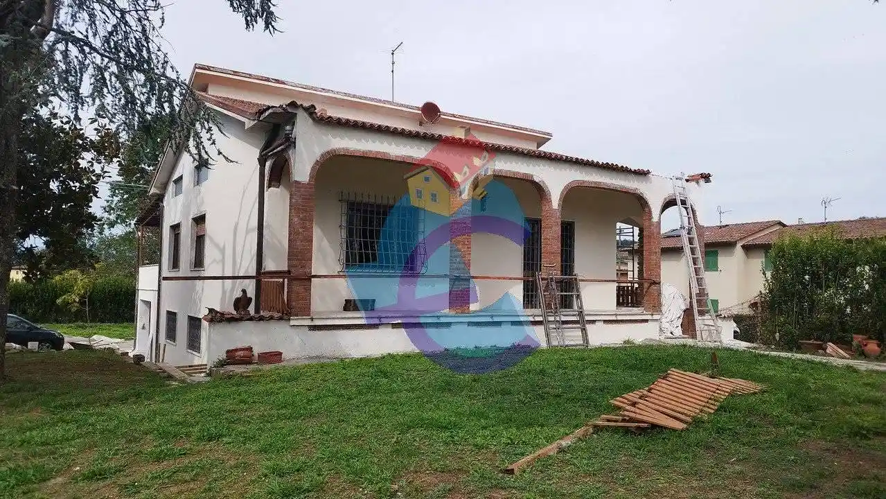 Villa in vendita a Capannori